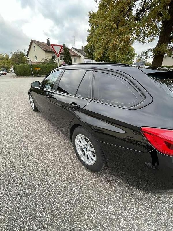 Gebraucht BMW 320 Advantage 190 PS (139 kW) 2019 Limousine