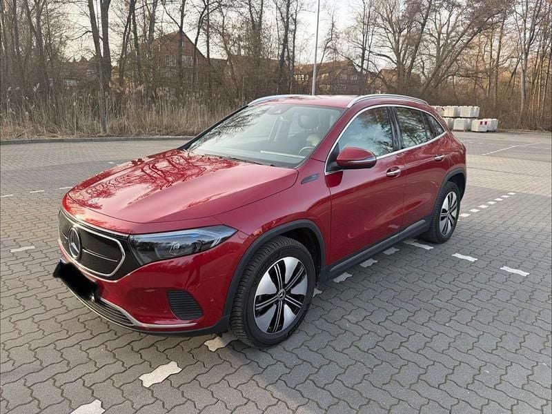 Gebraucht Mercedes EQA250 139 kW (190 PS) 2021 Rot SUV