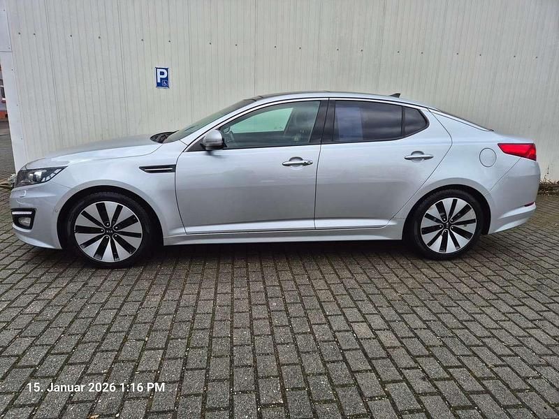 Gebraucht Kia Optima Spirit 136 PS (100 kW) 2012 Brilliantsilber met. Limousine