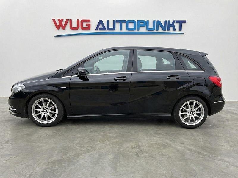 Gebraucht Mercedes B200 156 PS (114 kW) 2012 Schwarz Van / Kleinbus