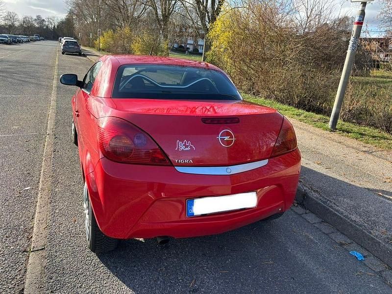 Gebraucht Opel Tigra 90 PS (66 kW) 2005 Rot Cabrio