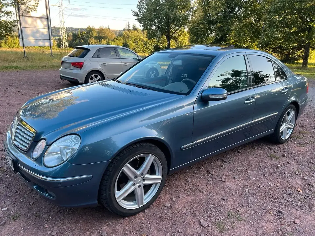 Gebraucht Mercedes E280 190 PS (139 kW) 2006 Blau Limousine