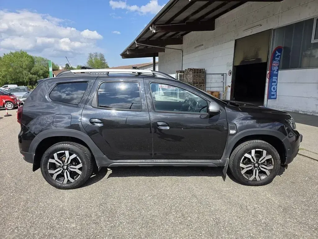 Używany Dacia Duster 114 KM (83 kW) 2022 Czarny SUV