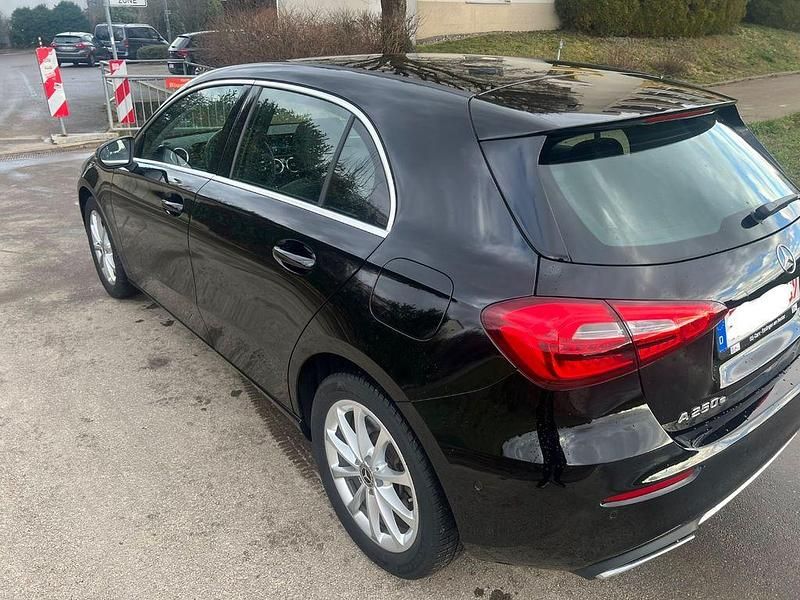 Gebraucht Mercedes A250 Advanced 218 PS (160 kW) 2022 Schwarz Limousine