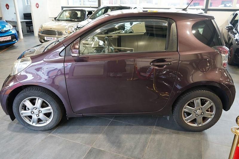 Gebraucht Toyota iQ 68 PS (50 kW) 2009 Violet Kleinwagen
