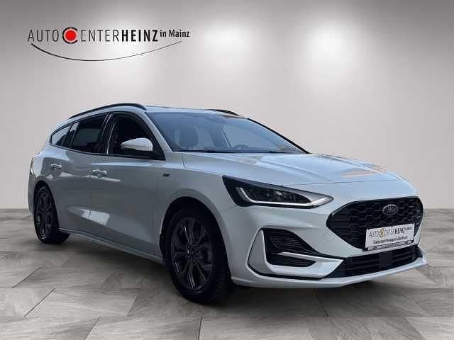 Gebraucht Ford Focus ST-Line 155 PS (114 kW) 2024 Frostweiß Kombi