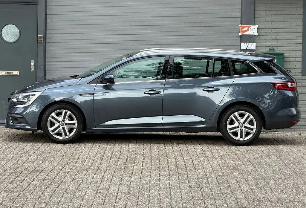 Gebraucht Renault Mégane GrandTour LIMITED 110 PS (80 kW) 2018 Grau Kombi