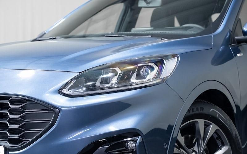 Gebraucht Ford Kuga ST-Line 120 PS (88 kW) 2024 Chrome blue SUV