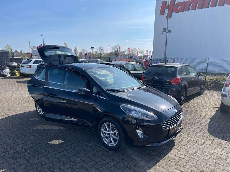 Schwarz Gebraucht 2021 Ford Fiesta Titanium Limousine | 14.300 € (Fairer Preis) - Bild 1/4