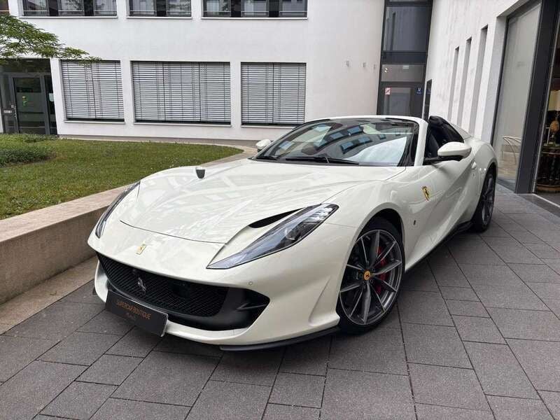 Weiß Gebraucht 2022 Ferrari 812 Cabrio | 429.812 € - Bild 1/3