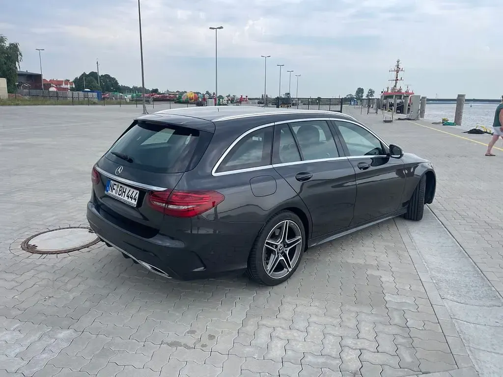 Gebraucht Mercedes C220 AMG line 194 PS (142 kW) 2019 Grau Limousine