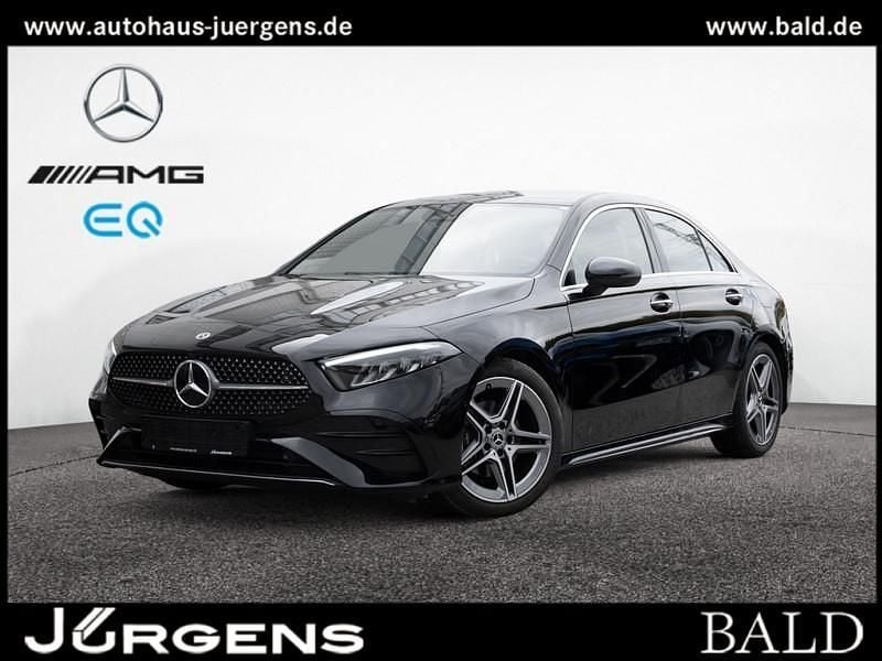 Nachtschwarz Gebraucht 2024 Mercedes A200 AMG Limousine | 33.690 € (Fairer Preis) - Bild 1/4