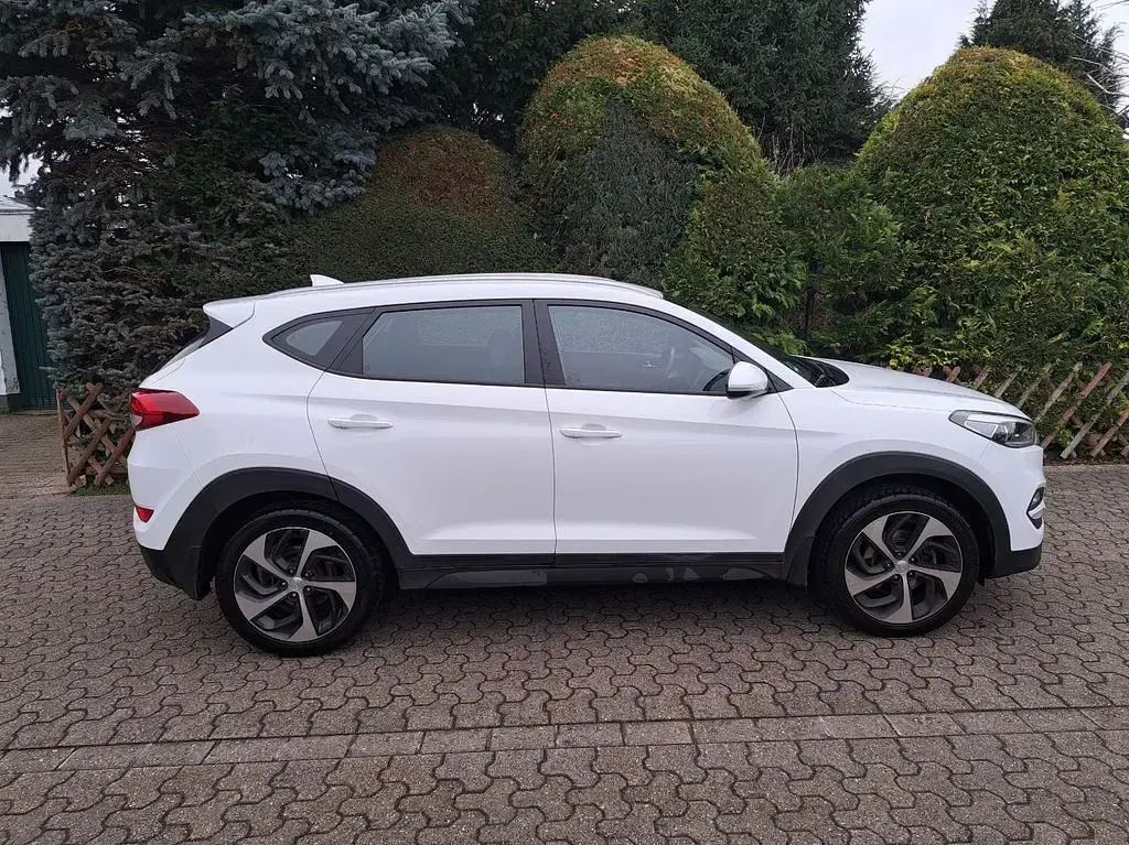 Gebraucht Hyundai Tucson Trend 132 PS (97 kW) 2016 Weiß SUV