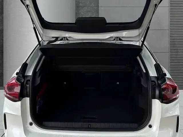 Gebraucht Citroën C4 PureTech 131 PS (96 kW) 2024 Weiss Limousine