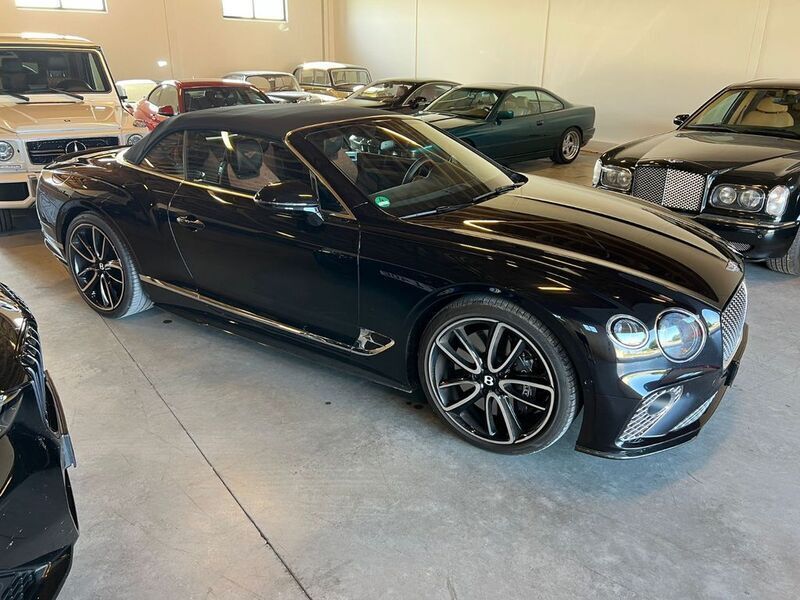 Gebraucht Bentley Continental 549 PS (403 kW) 2021 Schwarz Limousine
