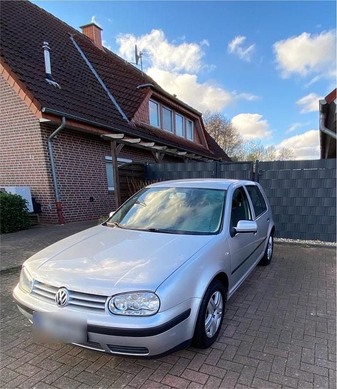 Grau Gebraucht 2001 VW Golf IV Kleinwagen | 575 € (Guter Preis) - Bild 1/4