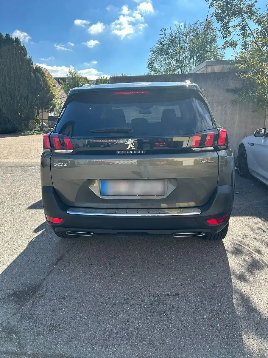 Gebraucht Peugeot 5008 GT-line 165 PS (121 kW) 2018 Grau SUV