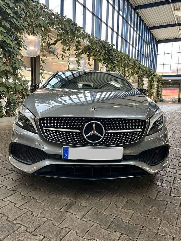 Gebraucht Mercedes A180 Edition 136 PS (100 kW) 2017 Limousine