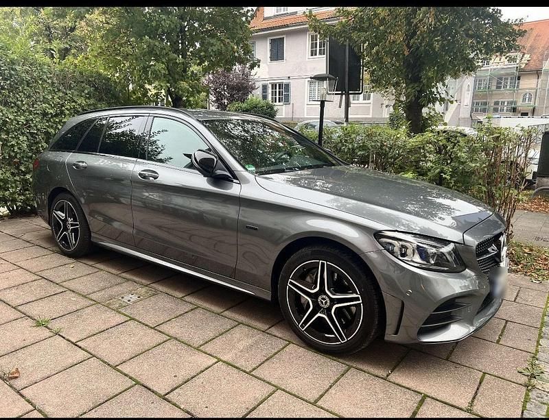 Gebraucht Mercedes C300e 320 PS (235 kW) 2021 Grau Kombi