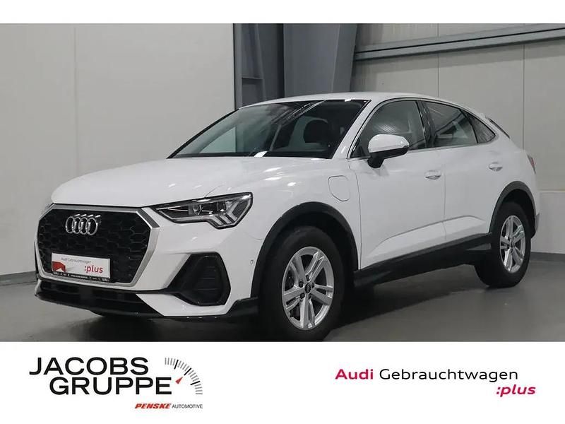Weiß Gebraucht 2022 Audi Q3 Sportback Ambiente SUV | 32.420 € (Fairer Preis) - Bild 1/4