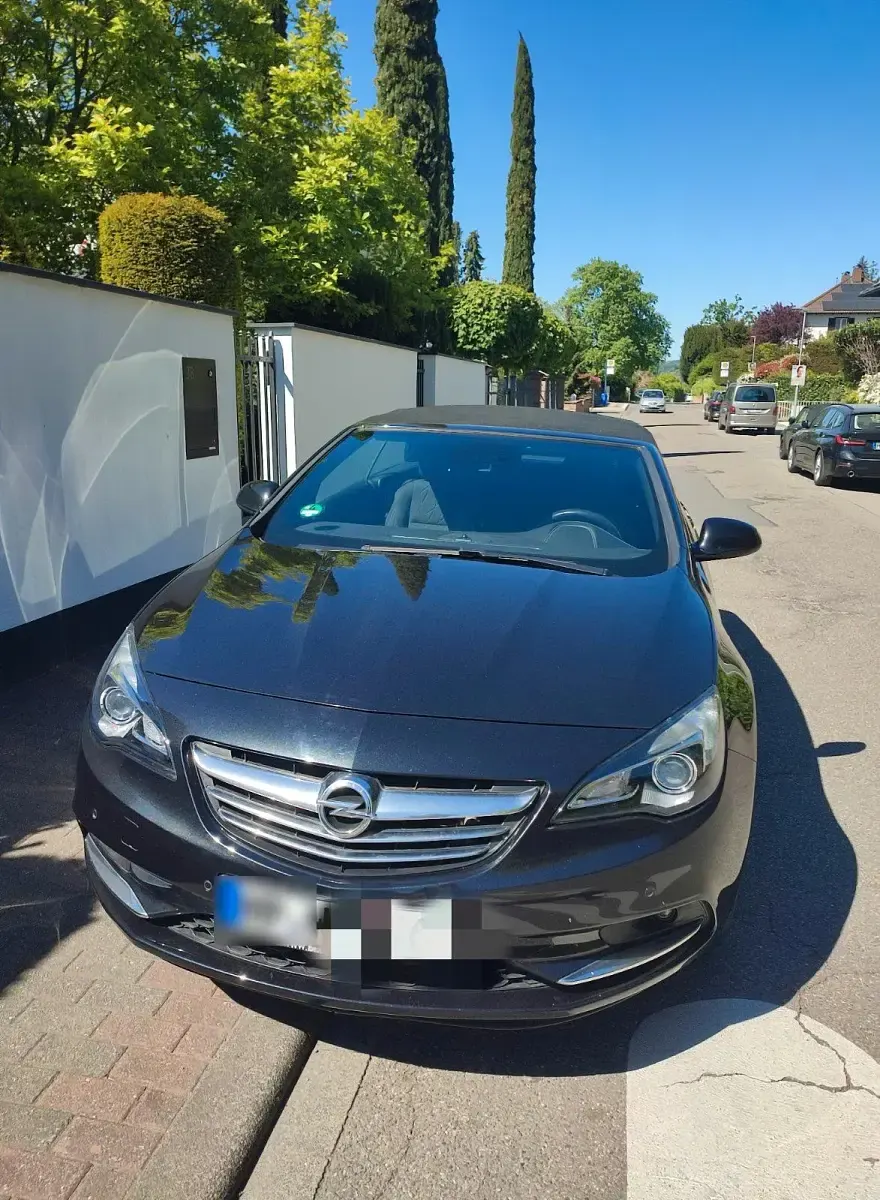 Second-hand Opel Cascada 140 CP (102 kW) 2016 Negru Cabrio