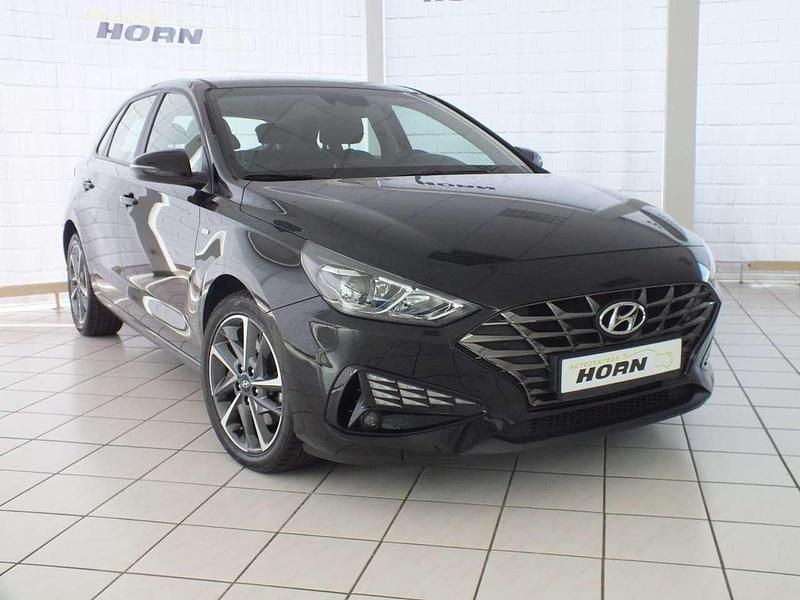 Schwarz Gebraucht 2023 Hyundai i30 Trend Kombi | 15.390 € (Guter Preis) - Bild 1/4
