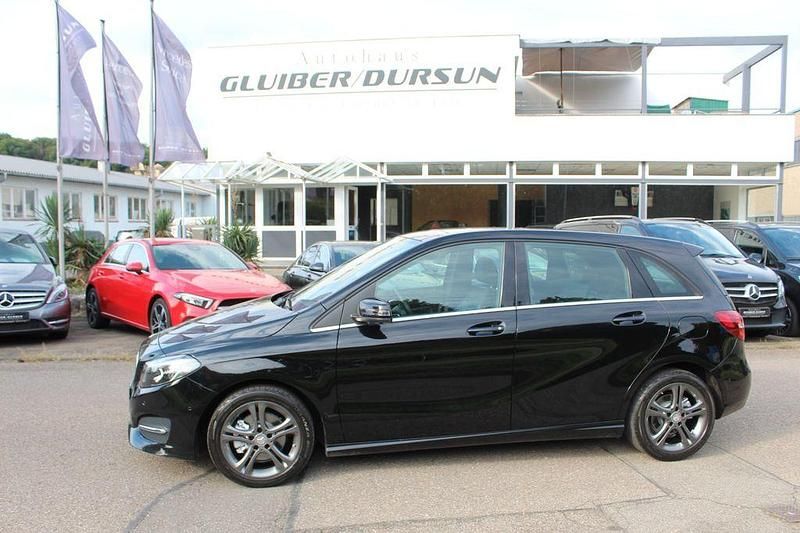 Schwarz Gebraucht 2014 Mercedes B200 Urban Van / Kleinbus | 18.500 € (Teuer) - Bild 1/4