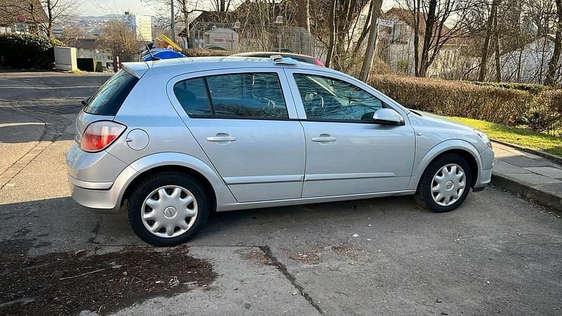 Gebraucht Opel Astra 125 PS (91 kW) 2005 Silber Limousine