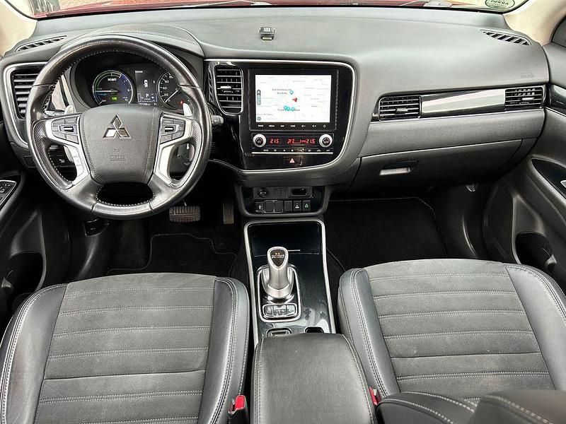 Gebraucht Mitsubishi Outlander P-HEV 224 PS (164 kW) 2019 Rot SUV