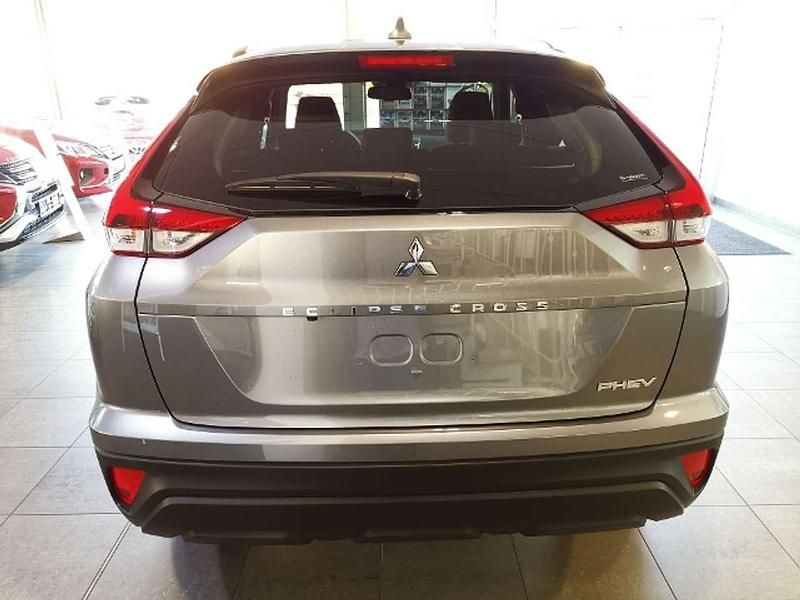 Używany Mitsubishi Eclipse Cross Plus 98 KM (72 kW) 2022 Srebrny SUV