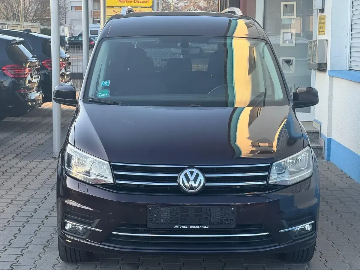 Käytetty VW Caddy Join 150 HP (110 kW) 2018 Musta Tila-auto