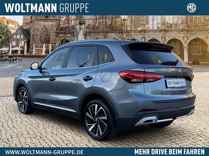 Neu MG ZS Luxury 196 PS (144 kW) 2025 Emerald green Limousine