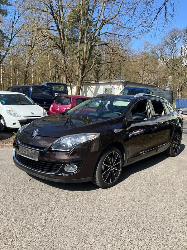 Braun Gebraucht 2012 Renault Mégane III Bose Edition Kombi | 3.700 € (Superpreis) - Bild 1/4