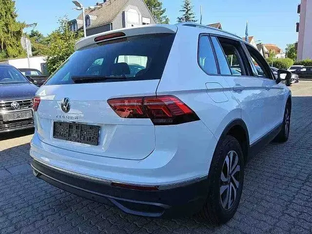 Gebraucht VW Tiguan Active 150 PS (110 kW) 2023 Weiß SUV