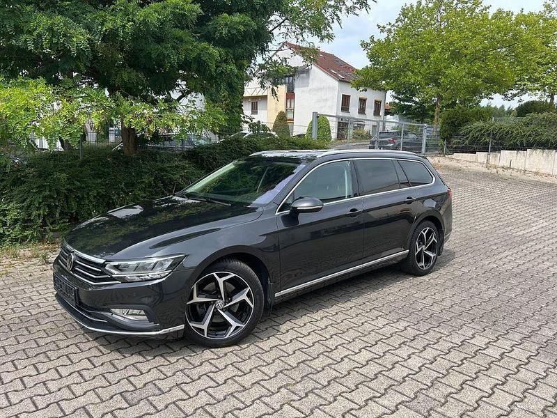 Grau Gebraucht 2020 VW Passat Elegance Kombi | 18.980 € (Superpreis) - Bild 1/4