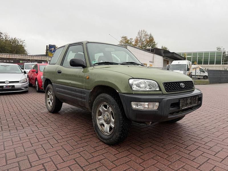 Grün Gebraucht 1999 Toyota RAV4 SUV | 2.990 € (Teuer) - Bild 1/4