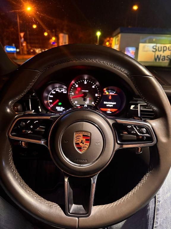 Grau Gebraucht 2016 Porsche Macan S SUV | 41.400 € (Fairer Preis) - Bild 1/4