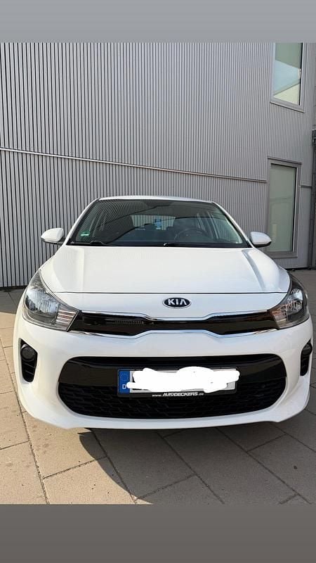 Gebraucht Kia Rio Edition 7 84 PS (61 kW) 2018 Weiß Limousine