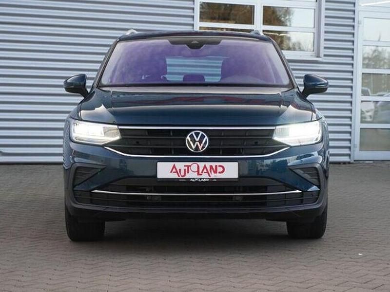 Gebraucht VW Tiguan Active 131 PS (96 kW) 2022 Blau SUV