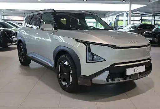 Neu Kia EV5 Air 160 kW (218 PS) 2026 Silber SUV