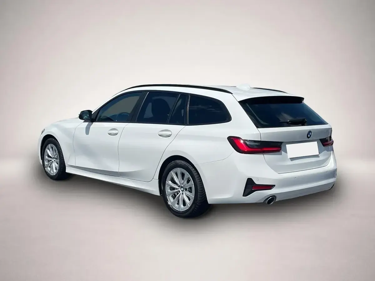 Gebraucht BMW 320 Advantage 184 PS (135 kW) 2021 Manufacturer Kombi