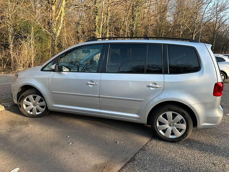Gebraucht VW Touran 150 PS (110 kW) 2012 Silber Van / Kleinbus