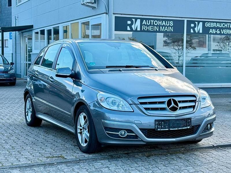 Grau Gebraucht 2010 Mercedes B180 Van / Kleinbus | 3.550 € (Superpreis) - Bild 1/4