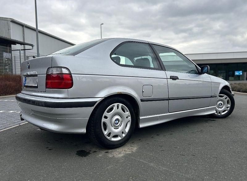 Gebraucht BMW 316 Exclusive 105 PS (77 kW) 1999 Silber Limousine