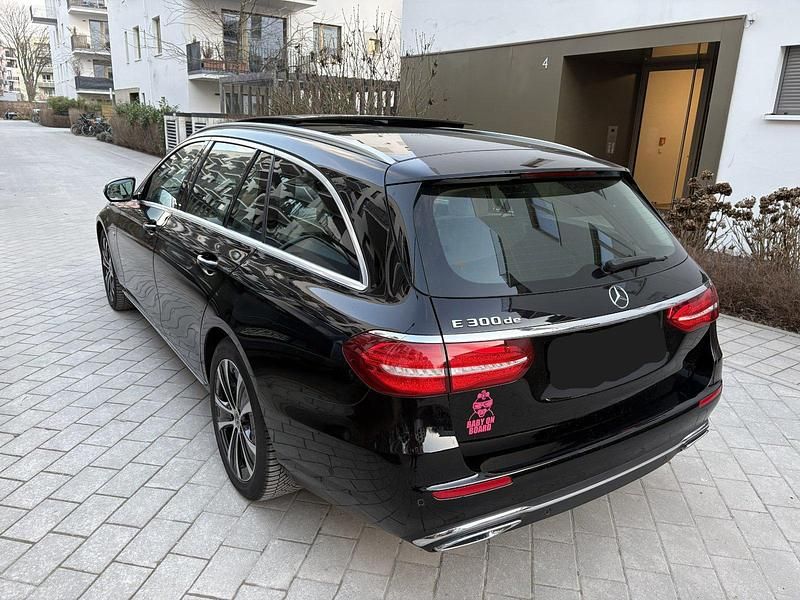 Gebraucht Mercedes E300 306 PS (225 kW) 2019 Schwarz Kombi