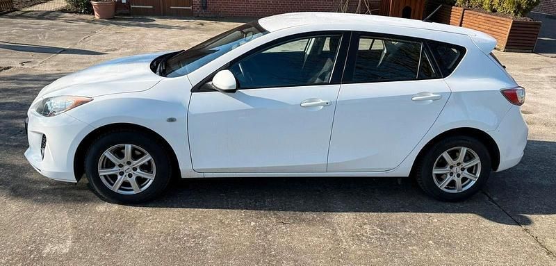 Gebraucht Mazda 3 105 PS (77 kW) 2013 Weiß Limousine