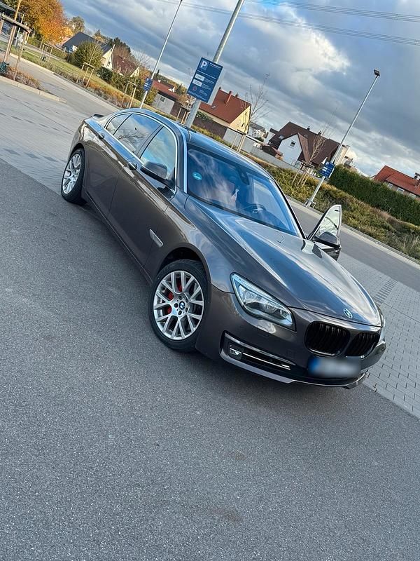 Gebraucht BMW 750L 381 PS (280 kW) 2012 Limousine