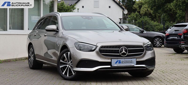 Gebraucht Mercedes E300 AMG 306 PS (225 kW) 2020 Selenitgrau (metallic) Limousine