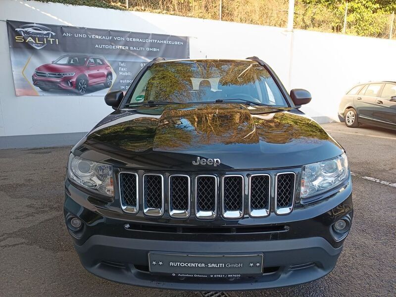 Gebraucht Jeep Compass Sport 156 PS (114 kW) 2011 Black metallic SUV