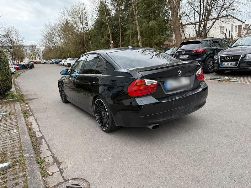 Gebraucht BMW 318 143 PS (105 kW) 2007 Schwarz Limousine